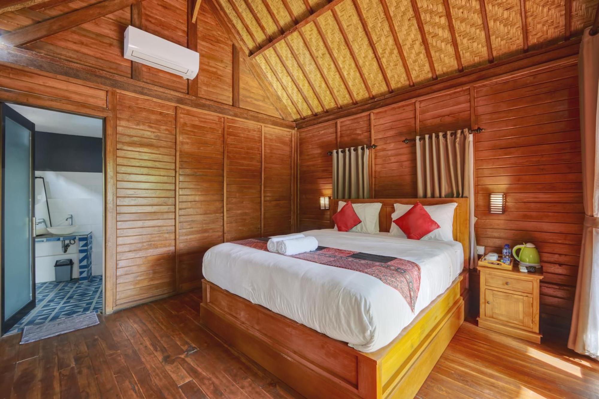 Ss Pangket Bungalow Toyapakeh Habitación foto